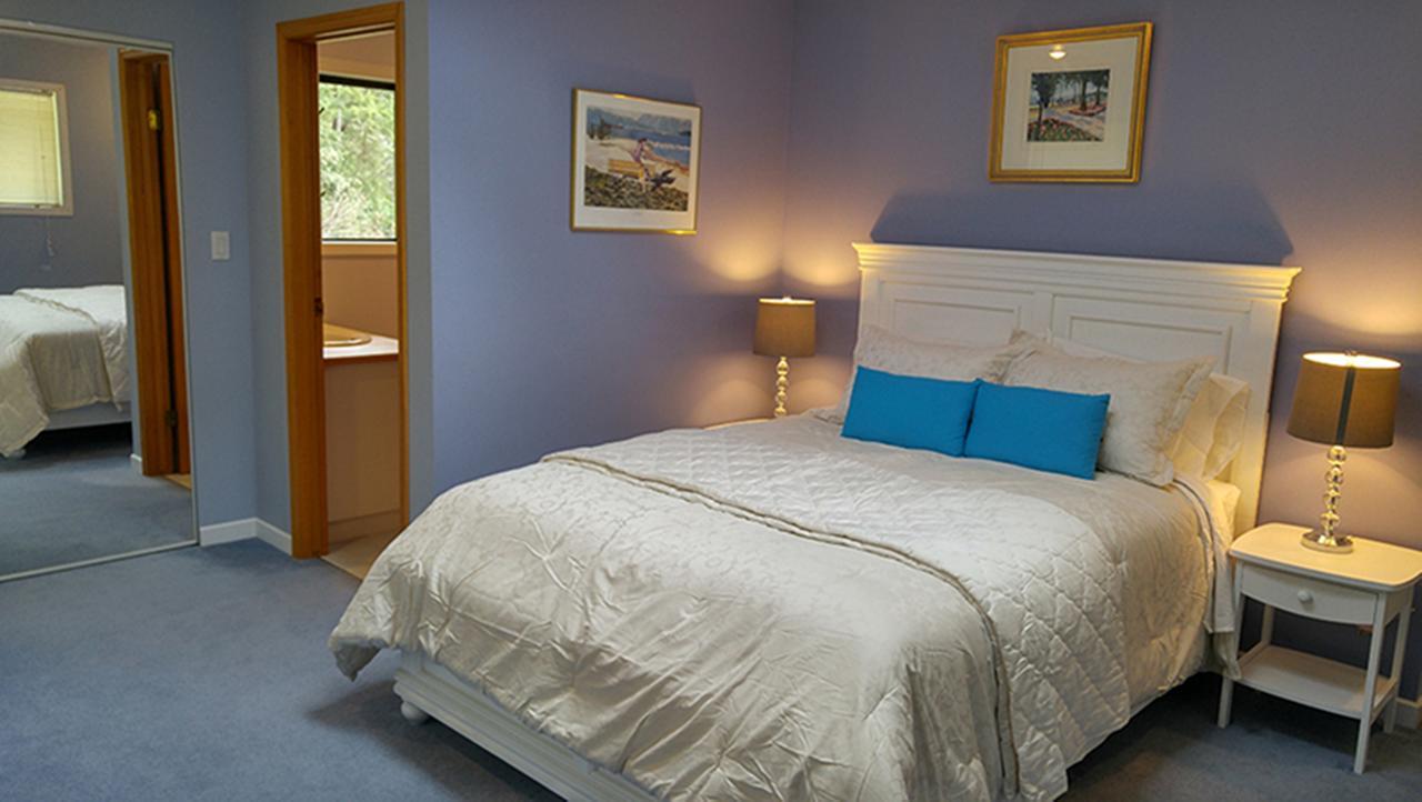 Sunshine Coast Treetop B&B Sechelt Exterior foto