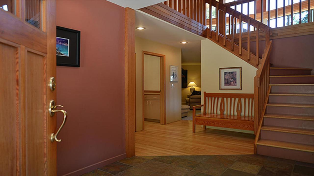 Sunshine Coast Treetop B&B Sechelt Exterior foto